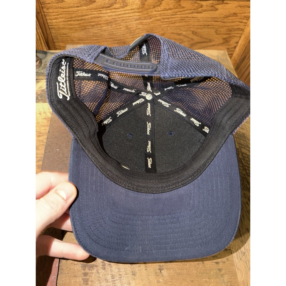 Titleist Golf Hat Adjustable Strapback Navy Blue and White, New - Picture 3 of 6